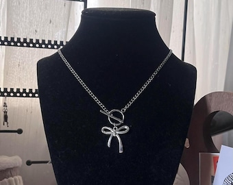 Pendentif nœud de l'an 2000 fait main : collier à fermoir à bascule