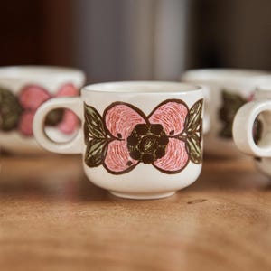 5 Coffee Cups, set, Sado Internacional Portugal, Green and Pink Flowers, Coffee Cup, 70s, pink.