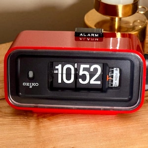 Vintage Flip Clock | Seiko DP662 | Cherry Red | 70&#39;s | Japan