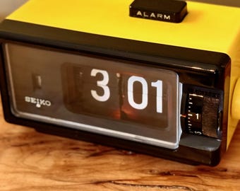 Vintage Seiko DP690Y Flip Clock | Space Age | Rare Yellow, 70's Japan