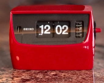 Reloj de pulsera vintage con mecanismo abatible / Seiko SDA-504 / Rojo Rizzy / 1972, Japón