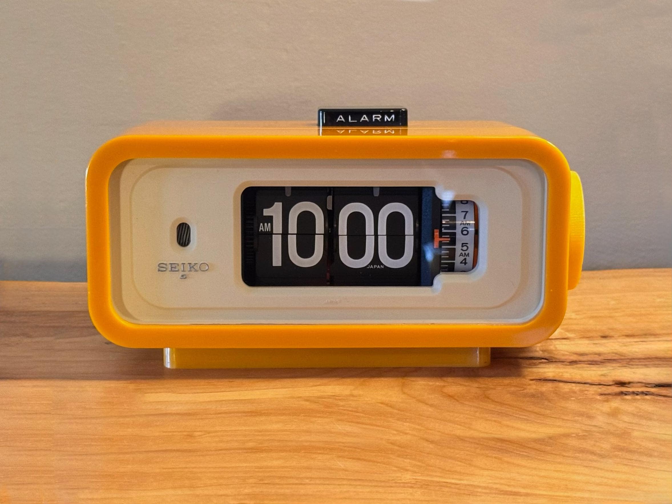 Retro Flip Clock | Seiko DP-666 | Restored | Mellow Yellow | 1974