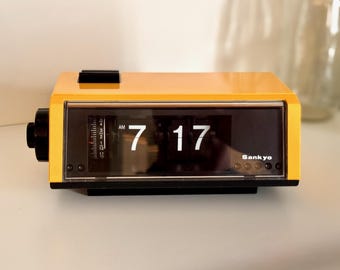 Sankyo Sachs L108Z Flip Clock | Mid Century Modern | Yellow, 70's Japan