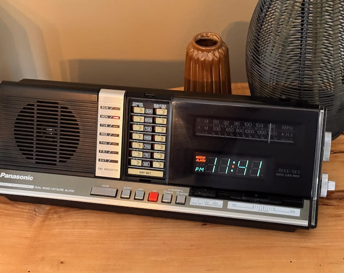 Panasonic RC|6510 Clock Radio | Futurist | VFD LED | 70’s Retrotech