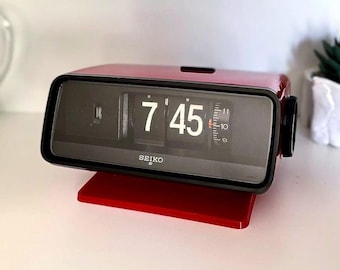Vintage DP689 Flip Clock in Cherry Red - 1978