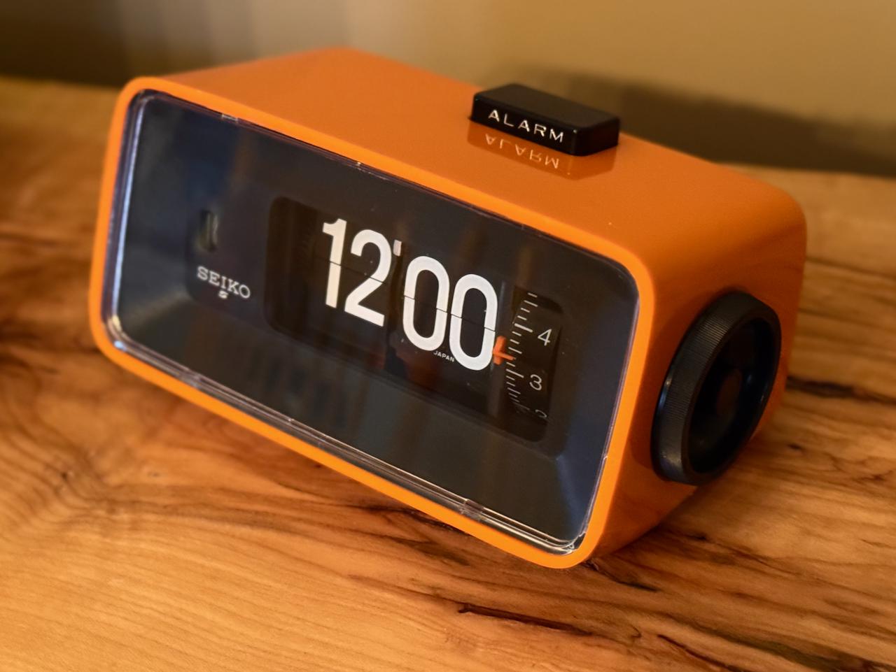 Vintage Restored Seiko Flip Clock in a Shiny Zesty Orange Finish