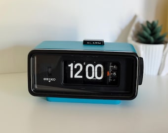 Vintage Seiko DP692 Flip Clock | Space Age | Elektra Blue, 70's Japan