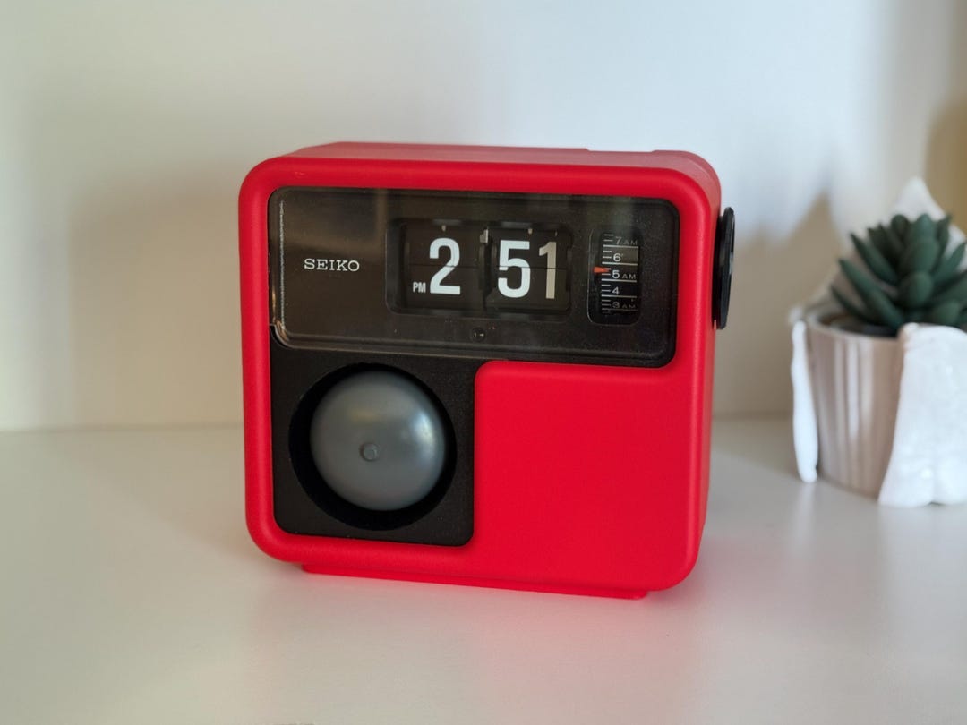 Vintage Seiko DP646 Flip Alarm Clock | Poppy Red, 70's Japan - Etsy