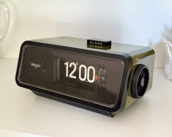 Rare Vintage Flip Clock | Seiko DP682 | Olive Green | Rare | 70's | Japan