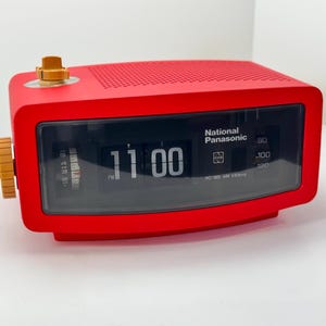 National Panasonic RC-185 AM Clock Radio in Retro Red