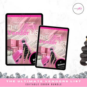 Può includere: Una copertina di ebook digitale rosa e bianca con il testo "The Ultimate Vendor List" e "Over 3000+ Vendors". La copertina presenta una pila di scatole rosa e un pacchetto di extension per capelli neri.