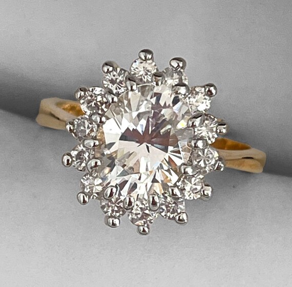 Vintage Ring Size 6 Cubic Zirconia Cluster Ring 1… - image 3