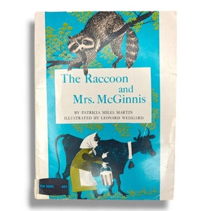The Racoon And Mrs McGinnis Patricia Miles Martin Vintage Children&#39;s Story Book