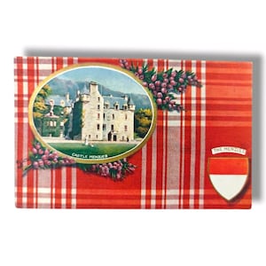 Carte postale Ecosse Tuck Oilette Les clans écossais du château de Menzies