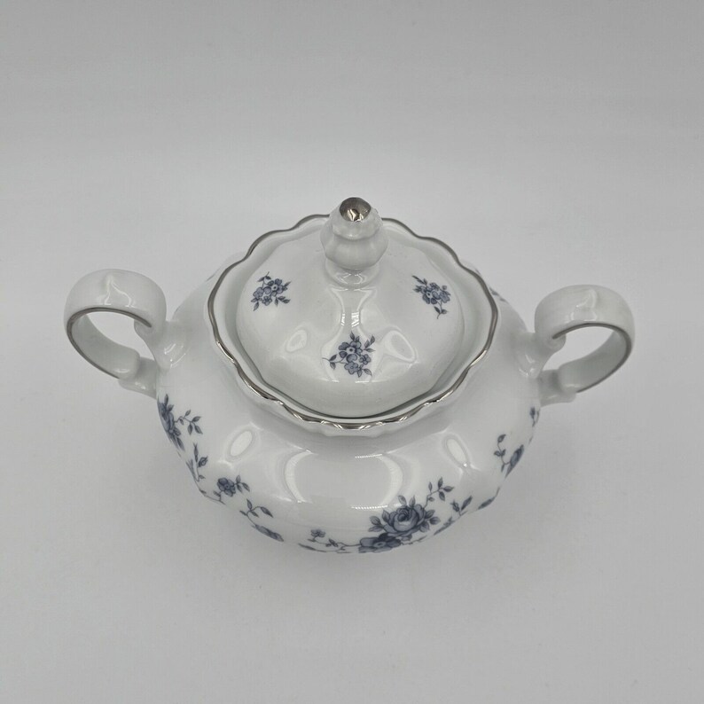 Johann Haviland China Corporation Tradition Blue Garland Sugar Bowl