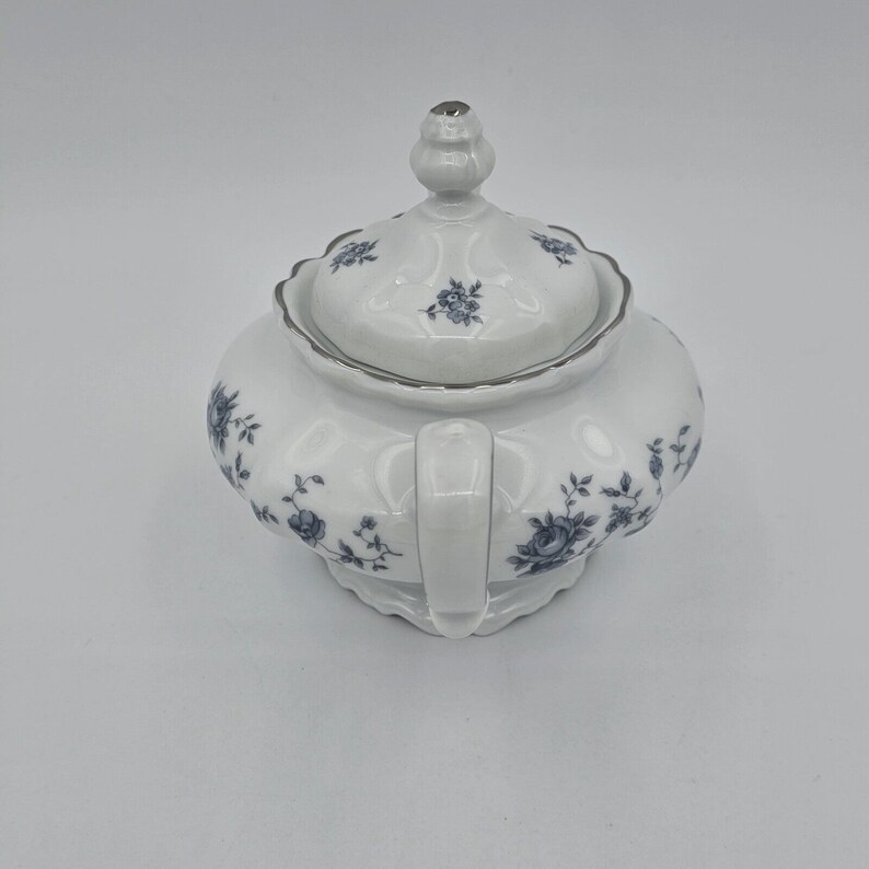 Johann Haviland China Corporation Tradition Blue Garland Sugar Bowl