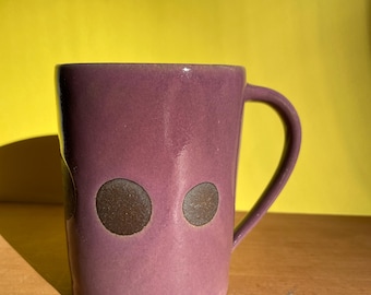 Taza con lunares morada - 473 ml