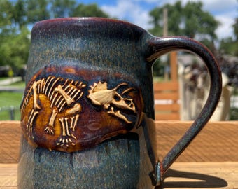 Taza Triceratops Ámbar - Hueso - Hierro oscuro