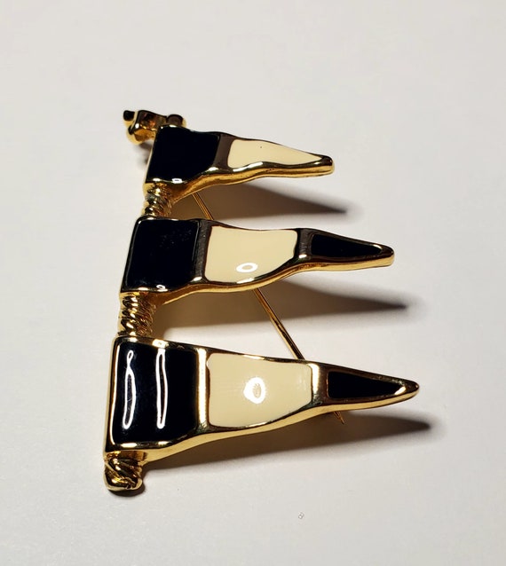 Vintage Gold Preppy Navy and White Pin/Brooch Sai… - image 1