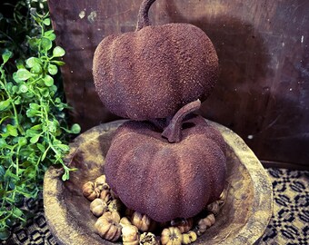 Primitive grungy pumpkins