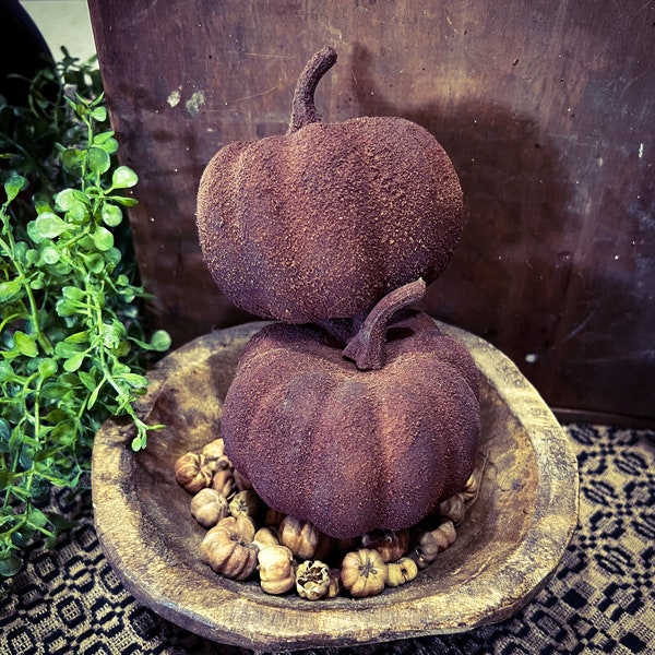 Primitive grungy pumpkins