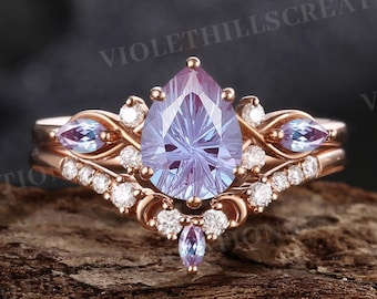 Fireworks Cut Alexandrite Engagement Ring Set Rose Gold Pear Brite Alexandrite Ring Set Color Changing Stone Personalized Best Gifts for Her