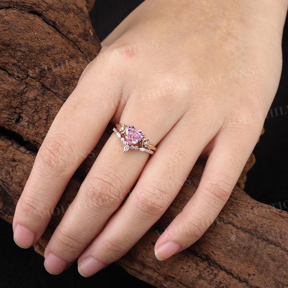 ハートカットピンクサファイア婚約指輪セット、ローズゴールドモアッサ