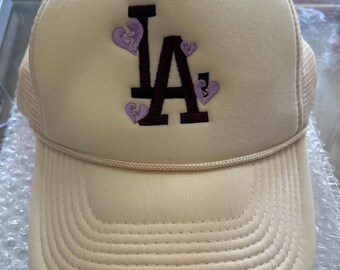 SnapBack  LA hat with purple hear beige Nissin hat
