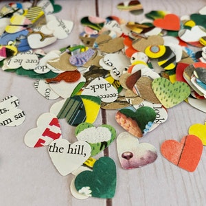 confettis vintage livres pour enfants, 200 confettis en forme de coeur pour baby shower, confettis petits livres dorés