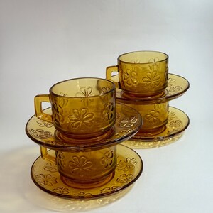 Amber Vereco Daisy Cups and Saucers | Vintage Teaware