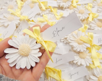 Scented daisy place card - personalized wedding place card - wedding place card - communion place card