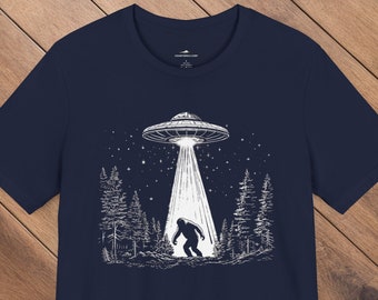 Bigfoot T Shirt UFO Shirt Funny T Shirt Alien Abduction Woodland Clothes Sasquatch TShirt Cool Cryptid Cryptozoology Squatchin Vintage Tee