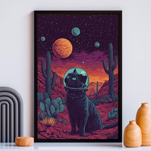 Puede incluir: Un gato negro con un casco espacial se sienta en un paisaje desértico con cactus y un cielo nocturno estrellado. El gato está mirando hacia arriba a las estrellas y los planetas.