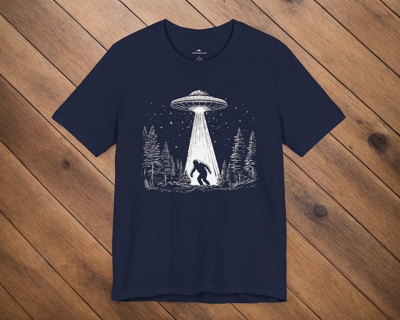 Bigfoot T Shirt UFO Shirt Funny T Shirt Alien Abduction Woodland Clothes Sasquatch TShirt Cool Cryptid Cryptozoology Squatchin Vintage Tee