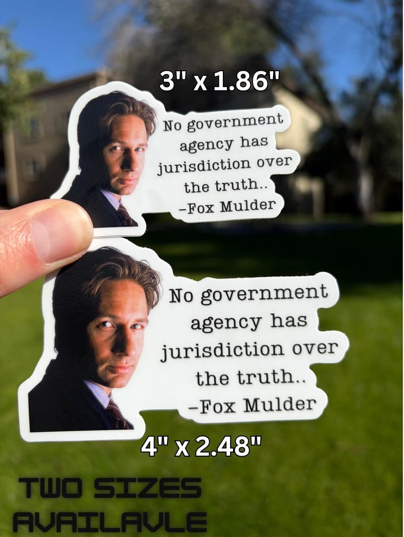 Pegatina de Fox Mulder de Expediente X Merchandising de Expediente X Pegatina de Dana Scully Roswell Area51 Pegatina de Teoría de la Conspiración Regalo de Expediente X Pegatina OVNI Regalo para amantes de los extraterrestres imagen 2