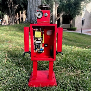 Robot Statue Home Decor Handmade Junk Robot Gift for Kids Wood Craft Art Industrial Art Robot Gift Novelty Home Decor Unique Gift Home Decor