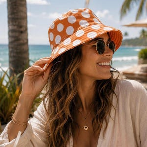 Sombrero de pescador reversible de lunares naranjas / Sombrero de sol estilo retro mod, accesorio de viaje ligero
