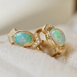 Natural Opal stud earrings/18k gold oval cut opal stud earrings/opal earrings stud/retro court gold opal stud earrings/opal earrings gold