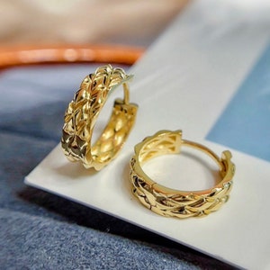 Unique Solid 14k/18k Hoop Earrings/Sophisticated Diamond Pattern Earrings/Minimalist Trendy Versatile Style/anniversary gift