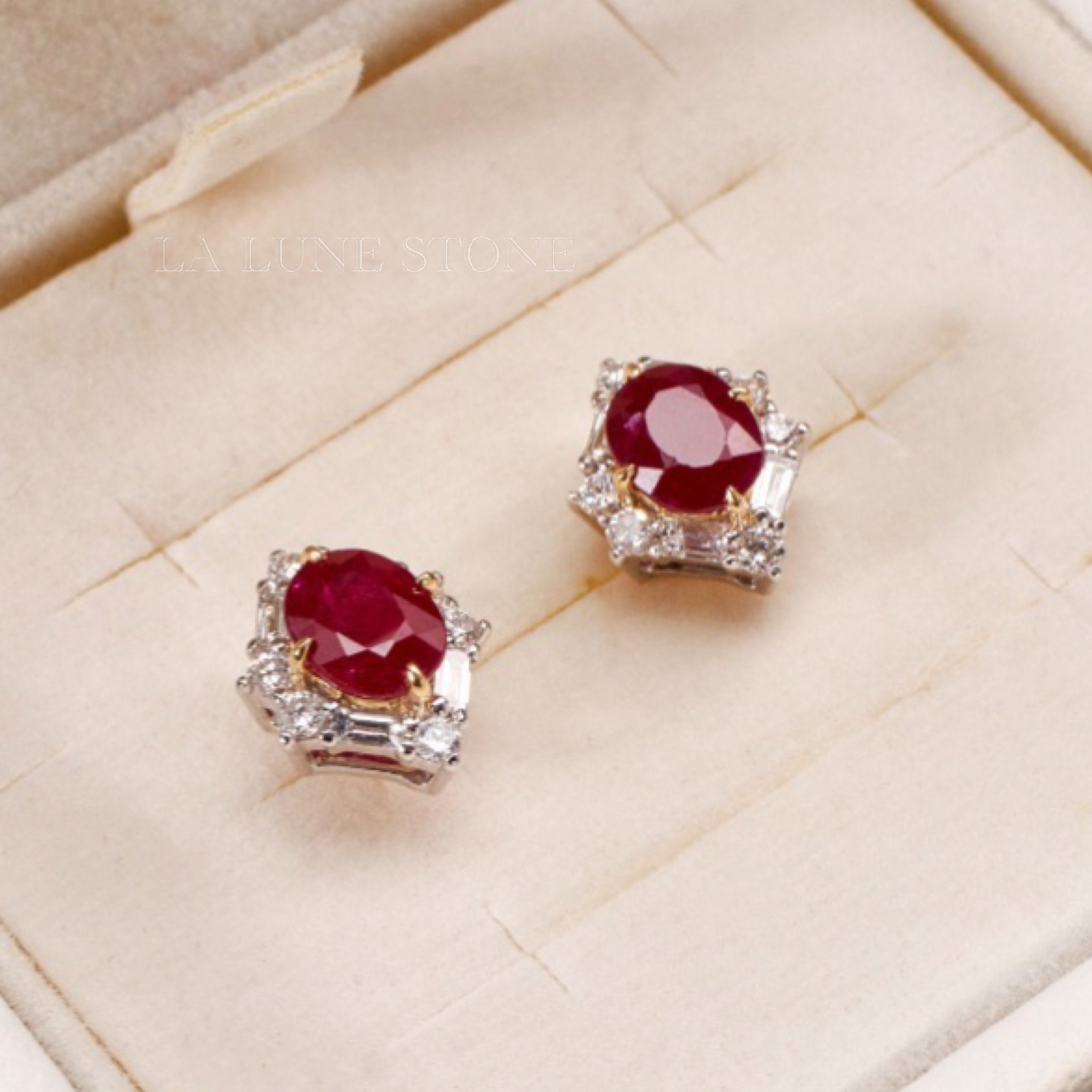 Boucles D'Oreilles En Or Blanc 18k Avec Rubis Naturel Et Diamants - Fabriqué En Italie