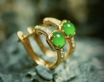 Orecchini a cerchio in giada naturale: oro 18k, giadeite verde e diamante
