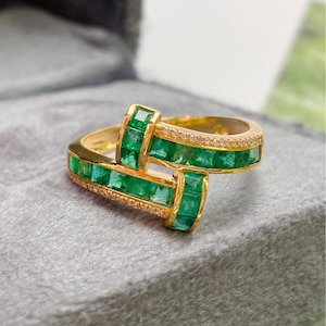 Unique genuine emerald ring/18k solid yellow gold emerald engagement ring/dainty emerald ring gold/Handmade gold emerald ring/birthstone