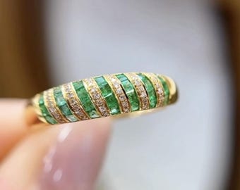 18k Gold Emerald Ring Band: Dainty Art Deco Style