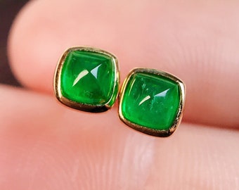 Natural emerald stud Earrings/18k yellow gold emerald earrings/raw emerald earrings/emerald green earrings/emerald stud earrings gold