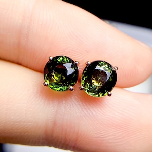 Natural tourmaline stud earrings/18k solid gold tourmaline studs/olive green tourmaline/minimalist  earrings/everyday all-match earrings
