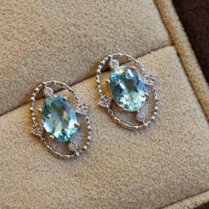 Unique Aquamarine stud earrings/18k solid gold oval Aquamarine studs/gold aquamarine earrings/vintage earrings gold/stars shining studs gold
