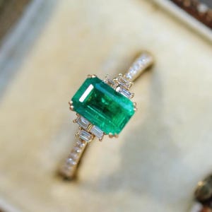 Genuine vivid green emerald Ring/18k solid yellow gold emerald ring with diamonds/real emerald ring/raw emerald ring gold