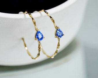 Minimalist natural Sapphire hoop earrings/18k gold pear sapphire earrings/genuine sapphire earrings/Simple and stylish/ everyday accessories