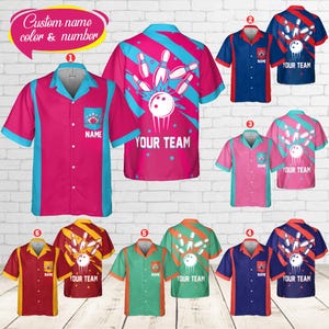 Könnte beinhalten: Sechs verschiedene Bowling-Shirts mit einem Bowlingkugel- und Kegel-Design. Die Shirts sind in verschiedenen Farben, darunter Pink, Blau, Rot, Grün und Dunkelblau. Die Shirts tragen den Text "Your Team" und "Name".