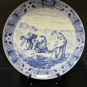 Delft Blauw Chemkefa Wall Plate 33 cm Les Glameuses n. F. Millet